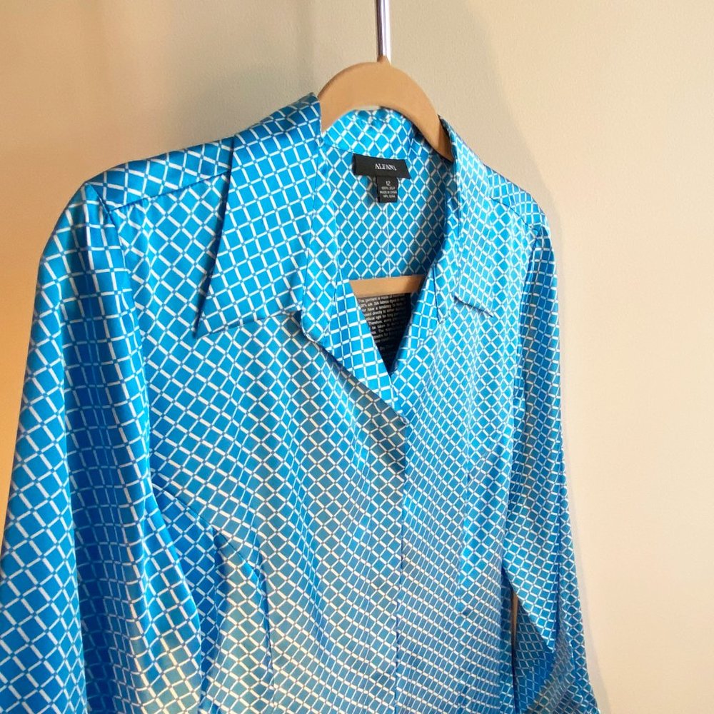 Alfani Blue and White 100% Silk Button Down Blouse, NWT Perfect Condition